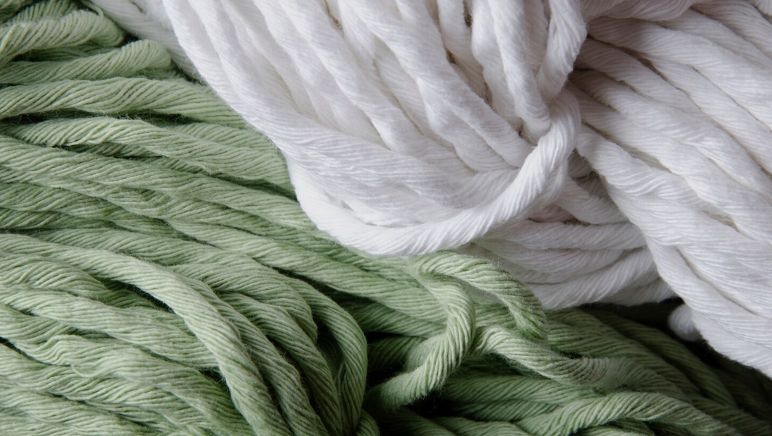 Polyester corespun thread